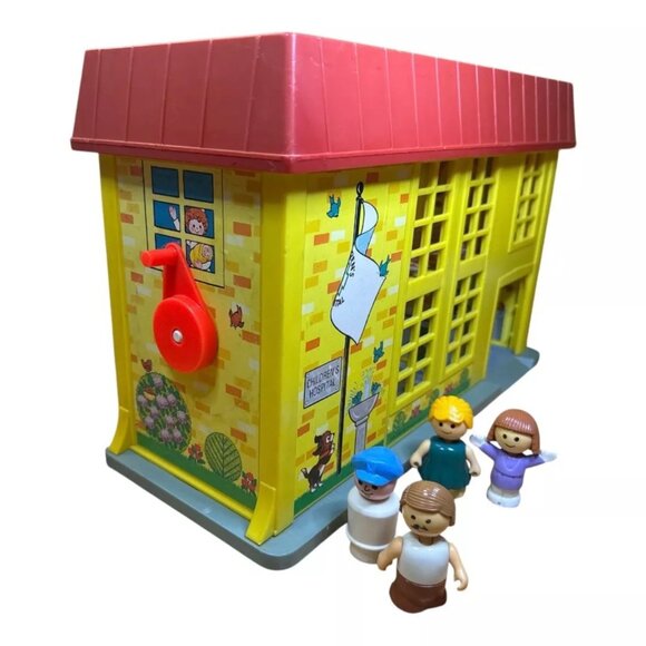 Vintage 1976 Fisher-Price Family Children's Hospital & 4 Little People Figures - Picture 5 of 10